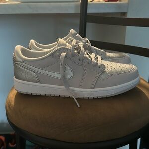 Men’s Jordan 1 low size 8